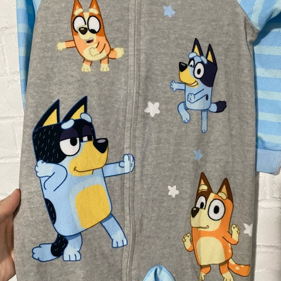 BUNDLE (2) Bluey Kids Clothes - Picture 3 of 11